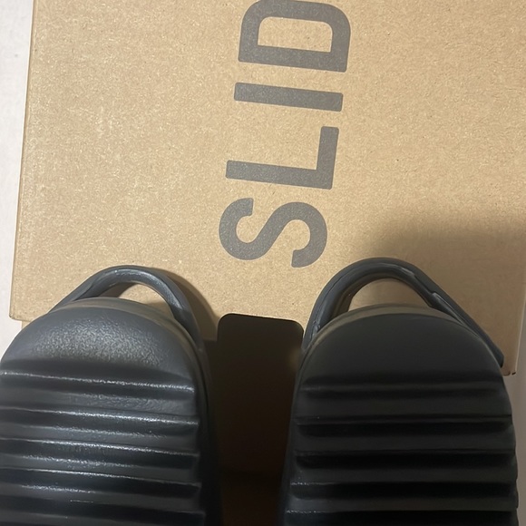 Yeezy Infant Onyx Slide - Picture 4 of 7